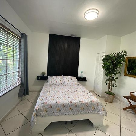 Private Suite Next To Calle Ocho Miami Exterior foto