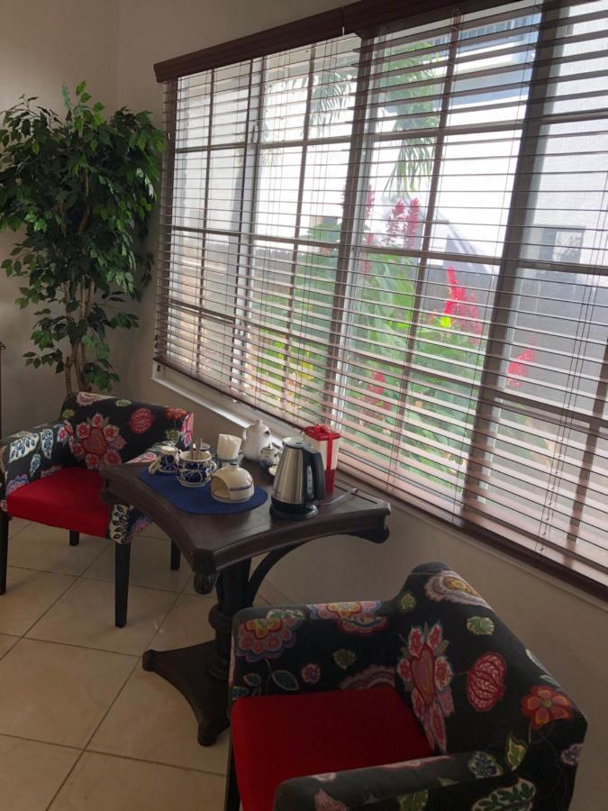 Private Suite Next To Calle Ocho Miami Exterior foto