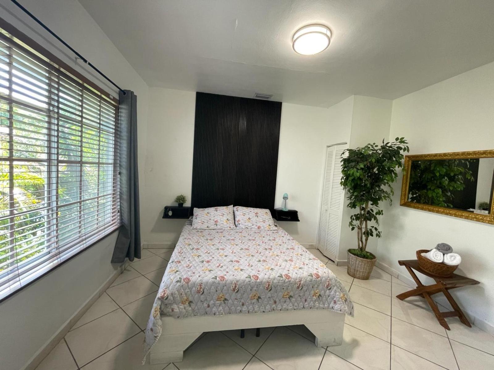 Private Suite Next To Calle Ocho Miami Exterior foto