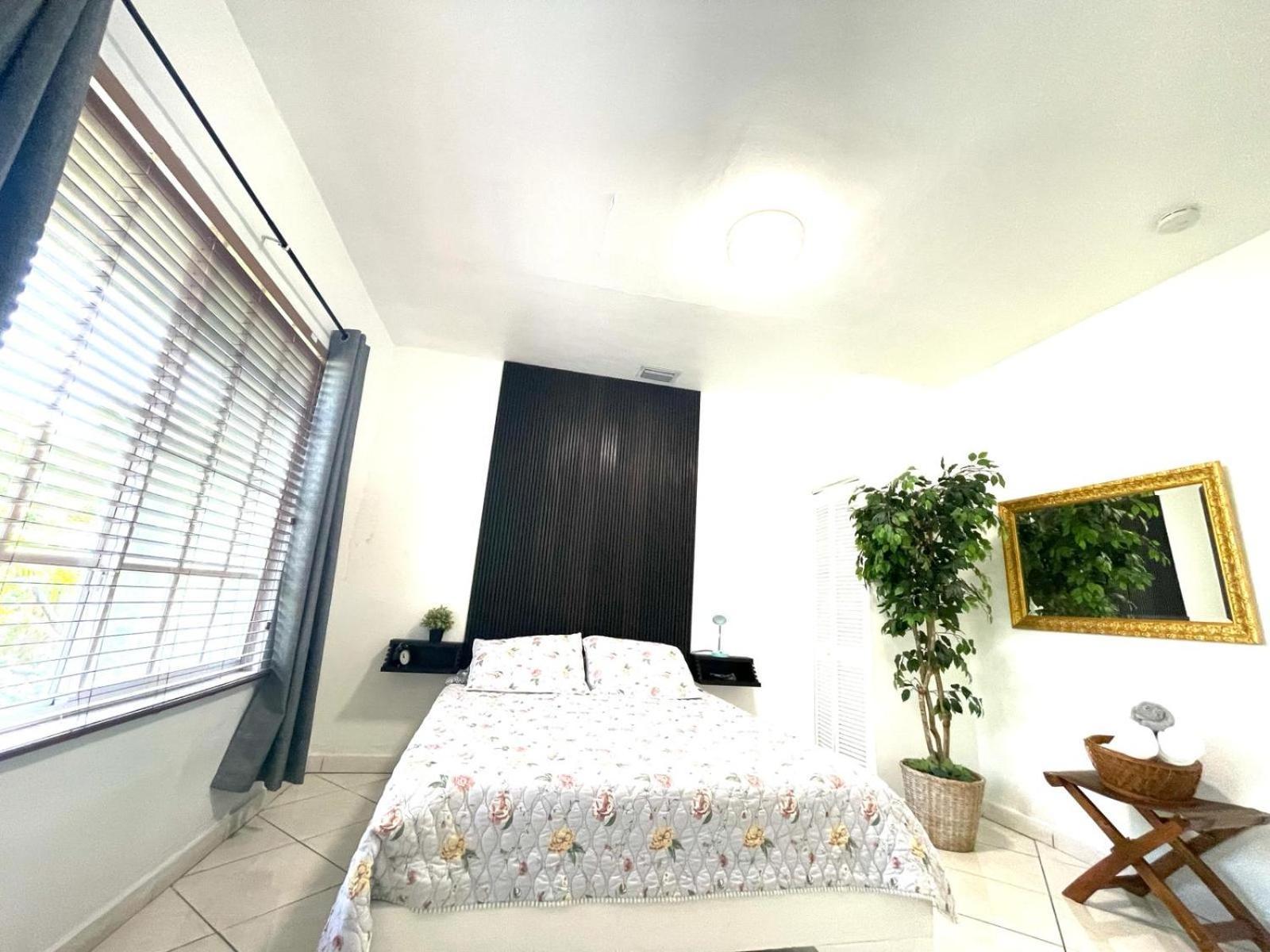 Private Suite Next To Calle Ocho Miami Exterior foto