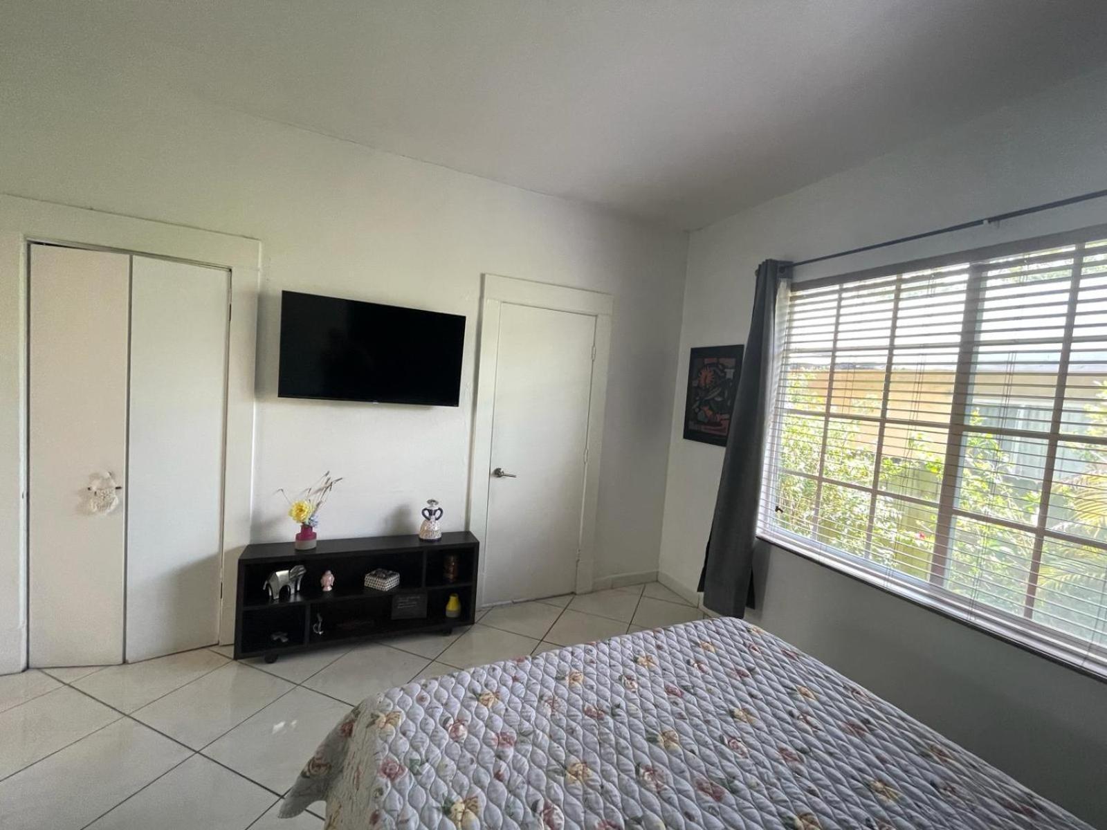 Private Suite Next To Calle Ocho Miami Exterior foto