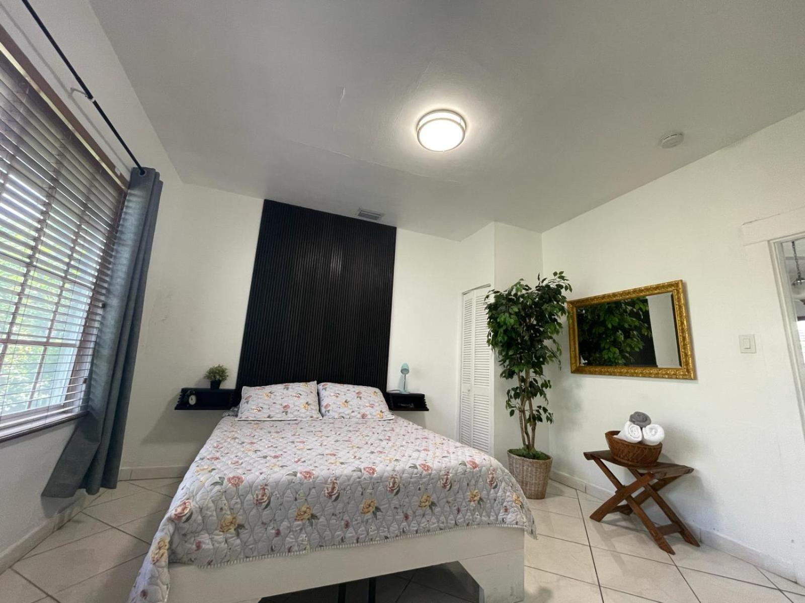 Private Suite Next To Calle Ocho Miami Exterior foto